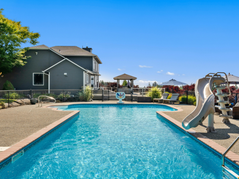 Fibreglass Swimming Pool: Modern, Durable, and Low-Maintenance